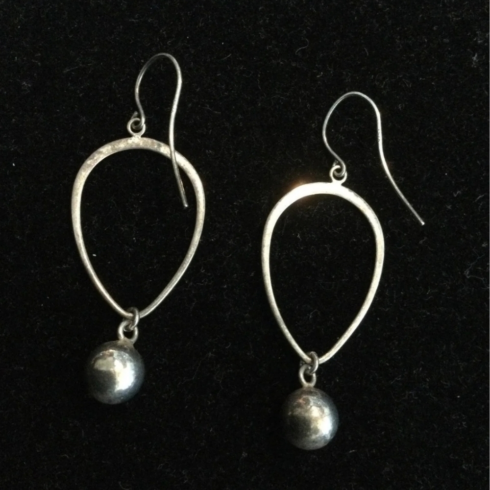 🥳HP🥳Chanel RARE Vintage Wire Teardrop Oval Authentic Earrings - Picture 3 of 9